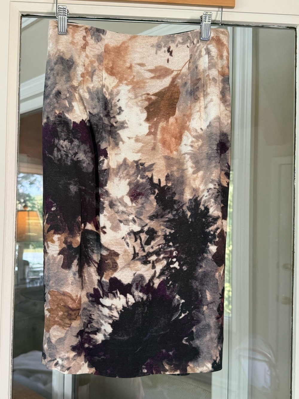 Per Se Floral Abstract Pencil Skirt in Brown, Black and Cream. Size 0 GUC!